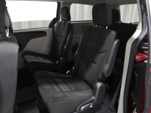 Used 2018 Dodge Grand Caravan SE image 17
