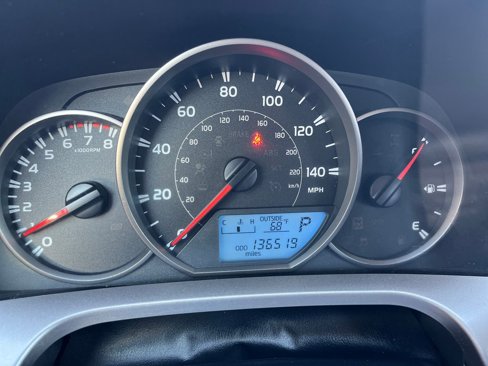 Used 2016 Toyota RAV4 LE image 16