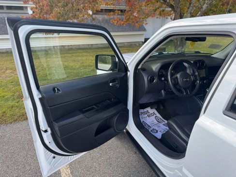 Used 2015 Jeep Patriot High Altitude image 12