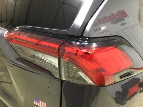 Used 2021 Toyota RAV4 LE image 21