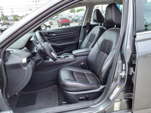 Used 2022 Nissan Altima 2.5 SR image 11