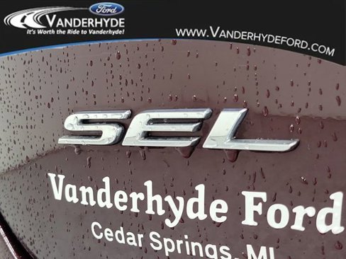 Used 2022 Ford Edge SEL w/ Convenience Package image 6
