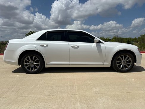 Used 2014 Chrysler 300 S image 5