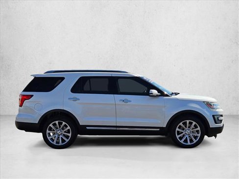 Used 2016 Ford Explorer Limited w/ Equipment Group 301A image 4