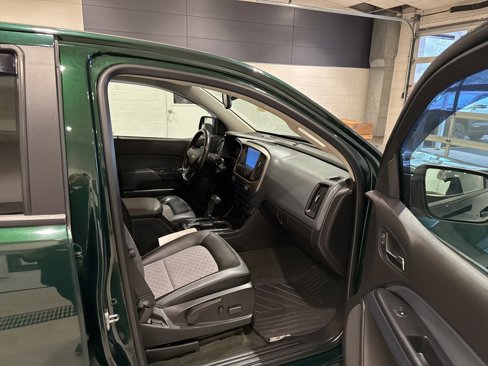 Used 2015 Chevrolet Colorado Z71 image 12