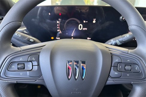 New 2025 Buick Envista Preferred image 25