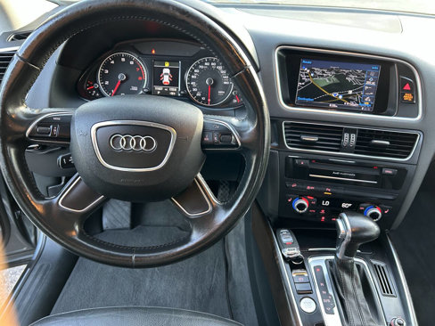 Used 2017 Audi Q5 2.0T Premium Plus w/ Technology Package image 16