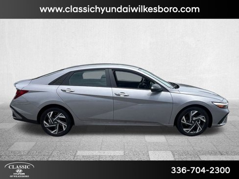 New 2025 Hyundai Elantra Sport image 4