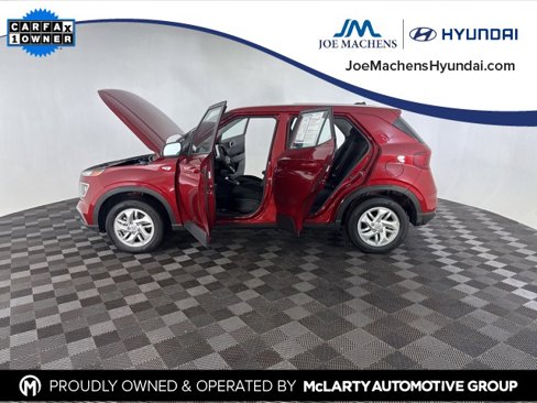 Used 2024 Hyundai Venue SE image 11