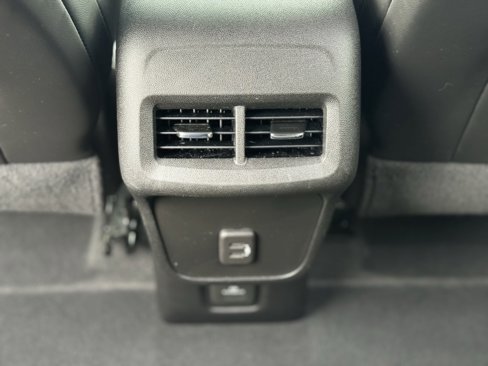 Used 2022 Chevrolet Equinox RS w/ RS Leather Package image 25
