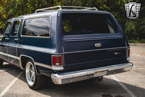 Used 1985 Chevrolet Suburban 2WD image 14