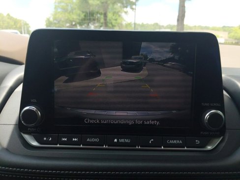 Used 2022 Nissan Rogue SV image 8