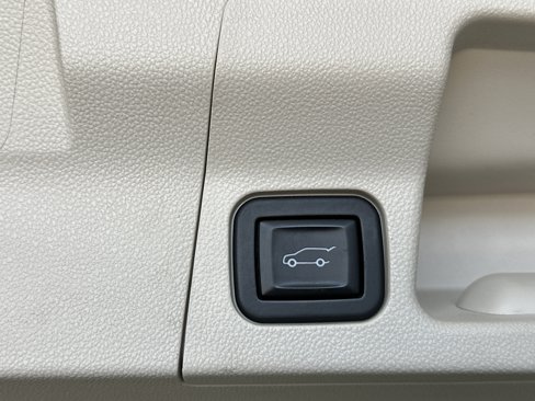Used 2021 GMC Acadia Denali w/ Denali Ultimate Package image 16
