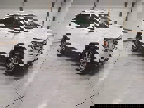 Used 2024 GMC Terrain SLT image 2