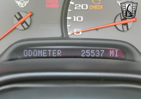 Used 2001 Chevrolet Corvette Convertible w/ Preferred Equipment Group2 image 22