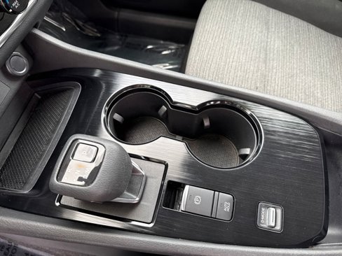 Used 2021 Nissan Rogue S image 24