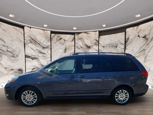 Used 2007 Toyota Sienna XLE image 3