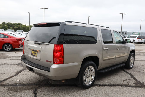 Used 2008 GMC Yukon XL SLT w/ SLT Preferred Equipment Group image 4