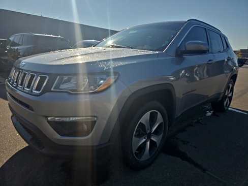 Used 2017 Jeep Compass Latitude w/ Popular Equipment Group image 1