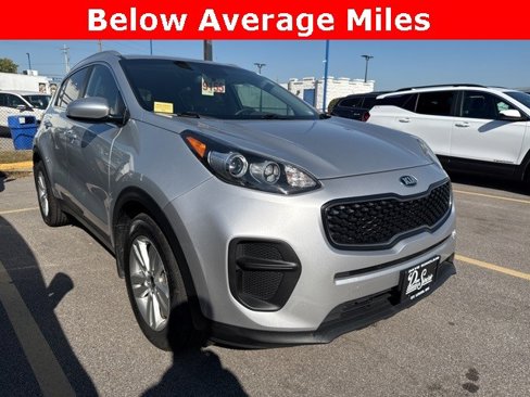 Used 2018 Kia Sportage LX w/ LX Popular Package image 2