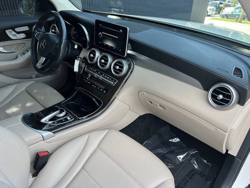 Used 2017 Mercedes-Benz GLC 300 image 29
