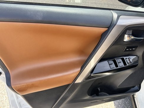 Used 2018 Toyota RAV4 Limited image 28