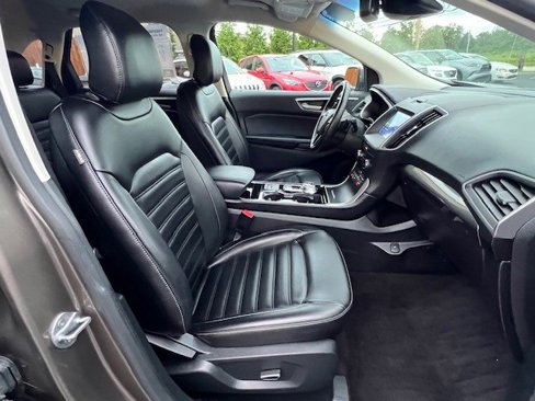 Used 2019 Ford Edge SEL w/ Equipment Group 201A image 17
