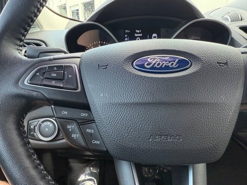 Used 2017 Ford Escape Titanium image 25