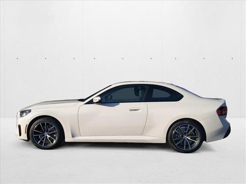 Used 2025 BMW 230i xDrive Coupe w/ Premium Package image 5