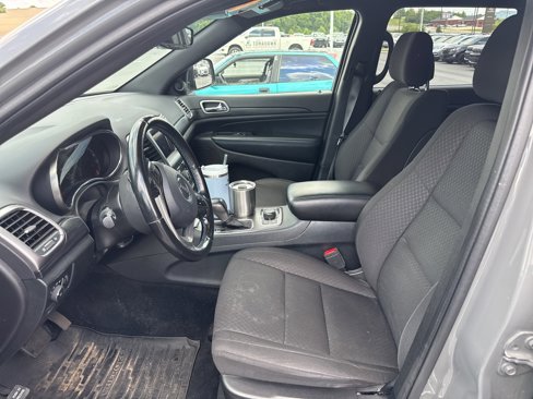 Used 2020 Jeep Grand Cherokee Laredo image 9