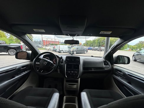 Used 2016 Dodge Grand Caravan SE image 20
