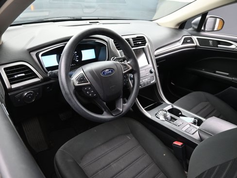 Used 2020 Ford Fusion SE image 15
