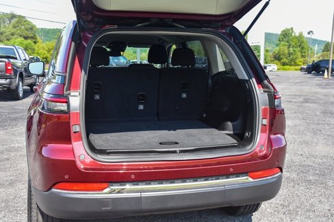 Certified 2023 Jeep Grand Cherokee Laredo image 19