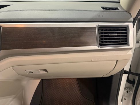 Used 2019 Volkswagen Atlas SE image 28