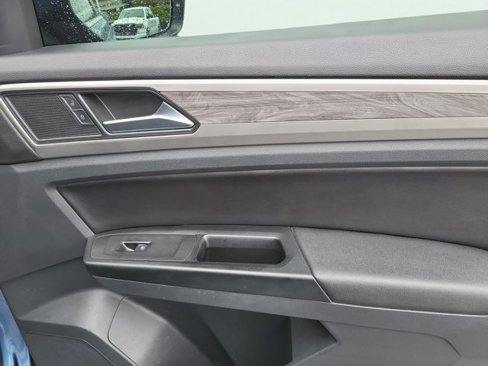 Used 2020 Volkswagen Atlas Cross Sport SE w/ Panoramic Sunroof Package image 26