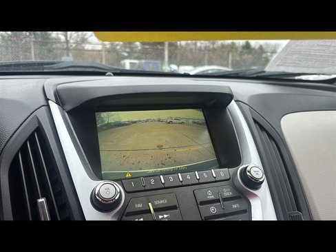Used 2017 Chevrolet Equinox Premier image 17