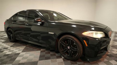 Used 2013 BMW 550i xDrive Sedan image 24