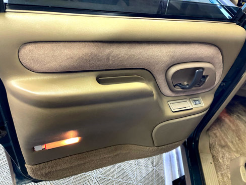 Used 1995 Chevrolet Suburban 4WD image 23