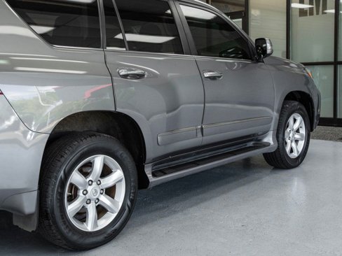 Used 2013 Lexus GX 460 image 33