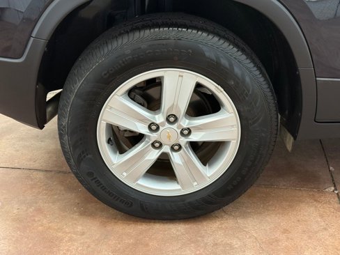 Used 2022 Chevrolet Trax LT w/ LT Convenience Package image 19