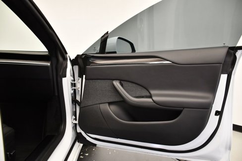 Used 2022 Tesla Model S image 40