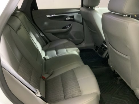 Used 2017 Chevrolet Impala LT image 33