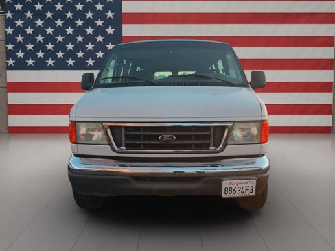 Used 2007 Ford E-350 and Econoline 350 XLT image 2