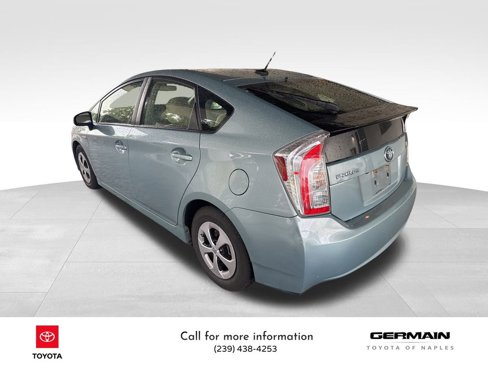 Certified 2015 Toyota Prius Three image 4
