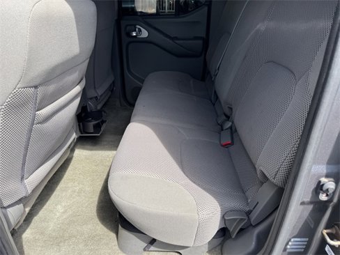 Used 2016 Nissan Frontier SV image 10
