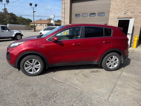 Used 2018 Kia Sportage LX image 3