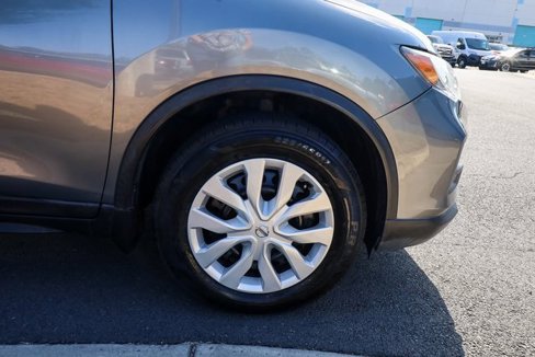 Used 2020 Nissan Rogue S image 29