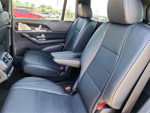 Used 2020 Mercedes-Benz GLS 450 4MATIC image 25