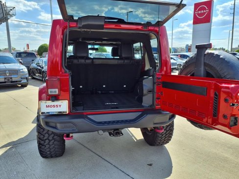 Used 2014 Jeep Wrangler Unlimited Rubicon image 26