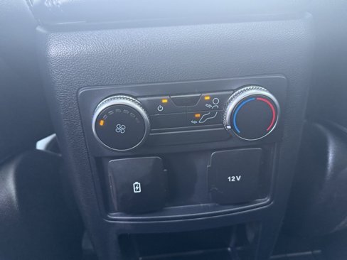Used 2021 Ford Explorer XLT w/ Equipment Group 202A image 34